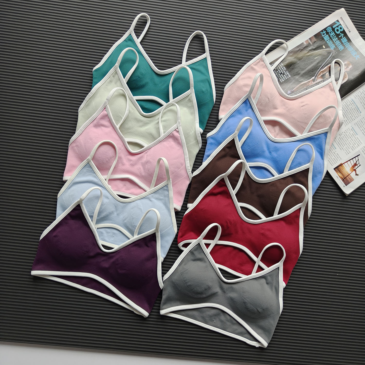 Contrast Color Women's Seamles - مراجعة Bra Top Seamless وسعره