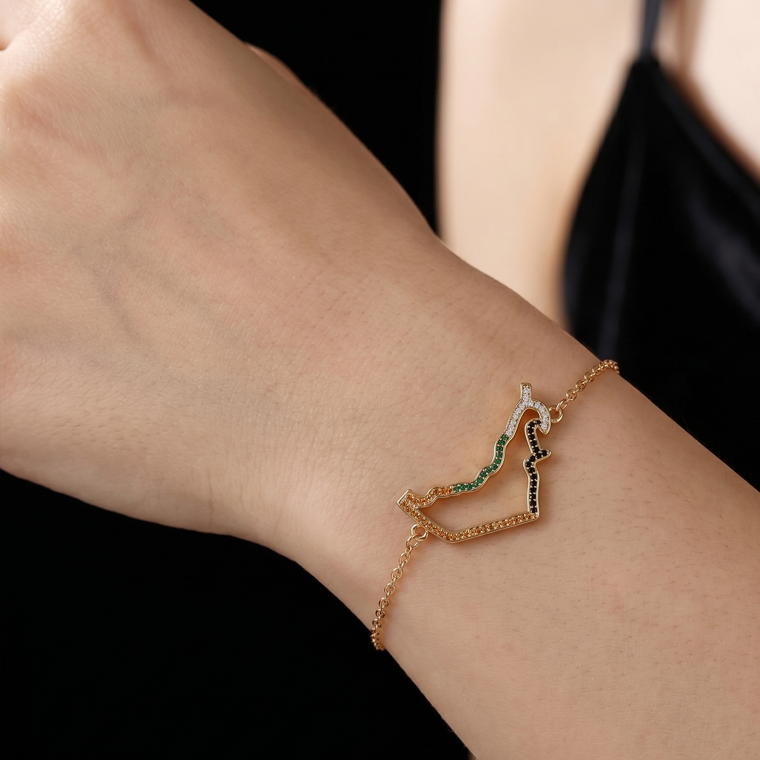 Patriotic UAE Map Crystal Desi - مراجعة Women Fashion Uae وسعره