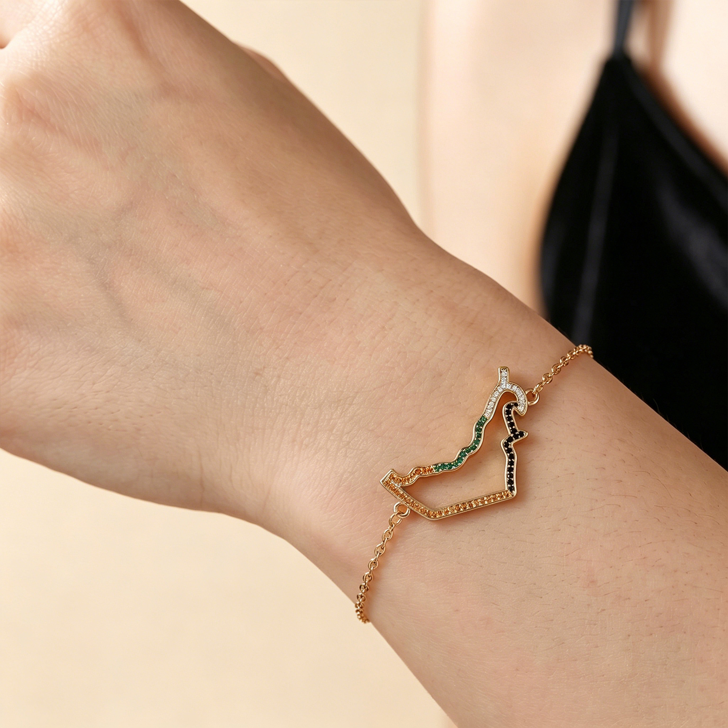 Patriotic UAE Map Crystal Desi - مراجعة Women Fashion Uae وسعره
