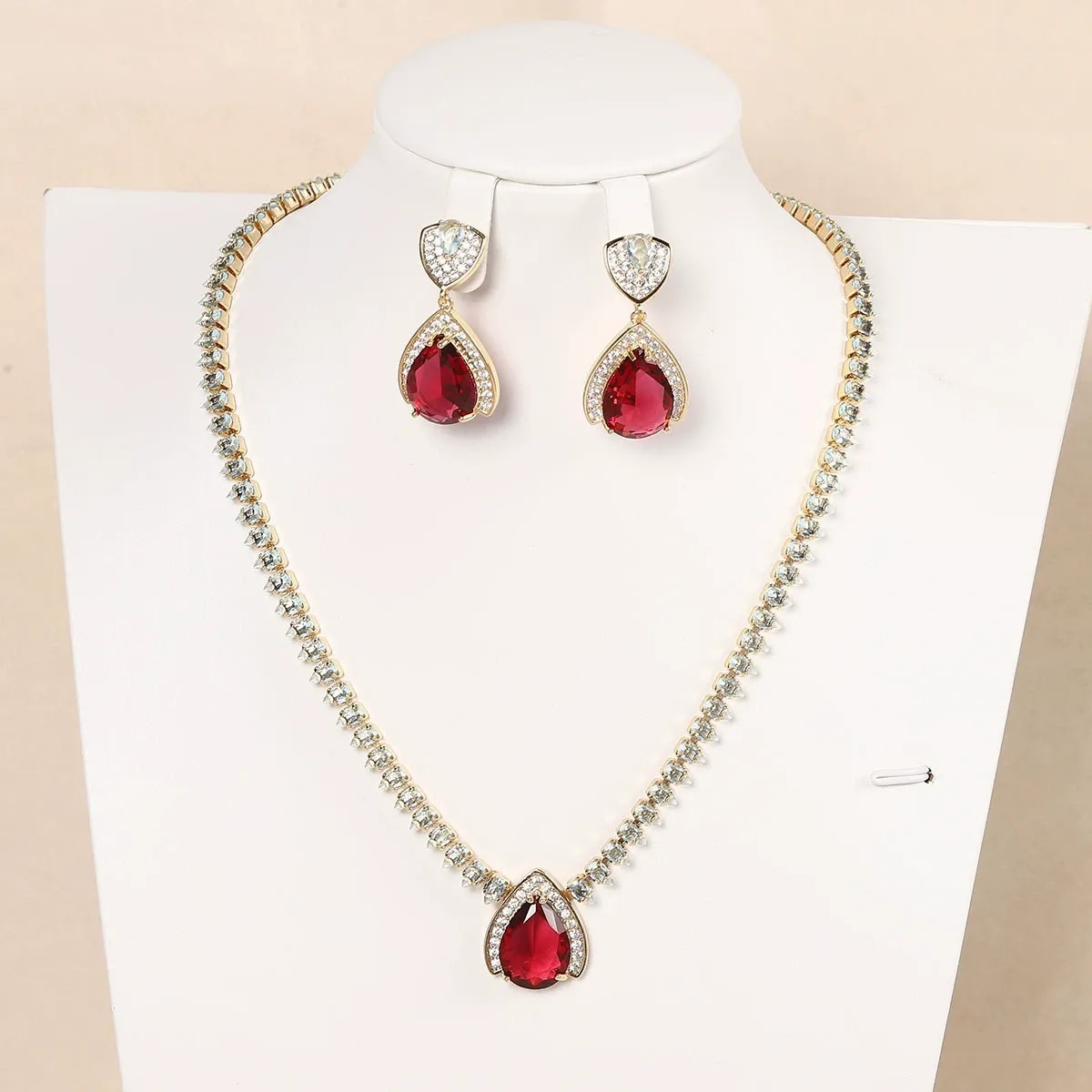 Red Zirconia Pendant Necklace  - مراجعة Women Fashion Uae وسعره