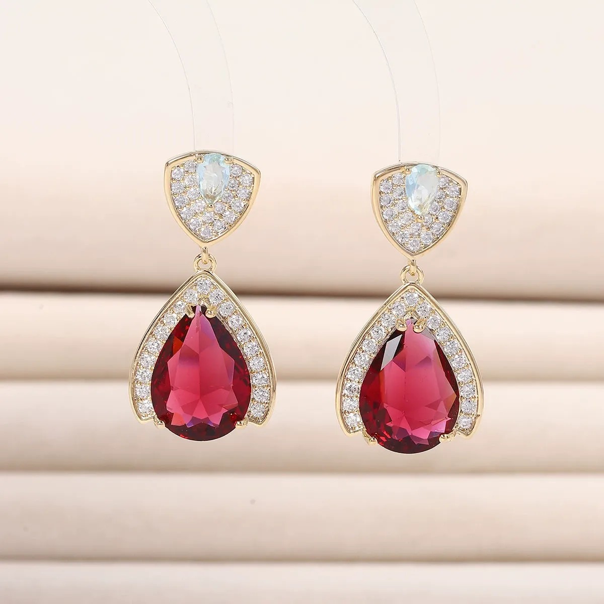 Red Zirconia Pendant Necklace  - مراجعة Women Fashion Uae وسعره