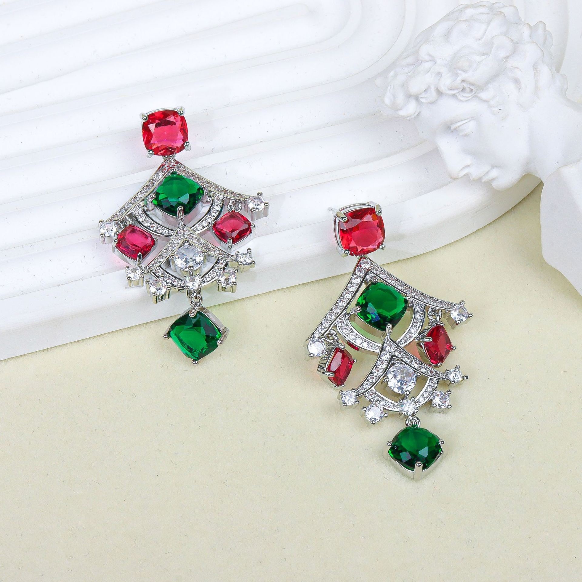 Luxury Women Zircoina Earrings - مراجعة Women Fashion Uae وسعره