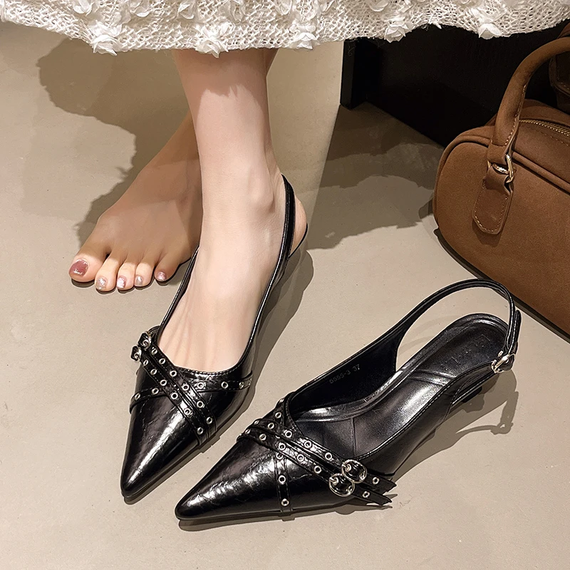 2025 New Women Pointed Toe San - مراجعة Women Fashion Trend 2025 وسعره