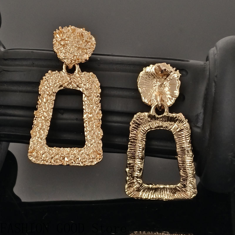Metal Earrings High-end Hollow - مراجعة Women'S Fashion Website وسعره